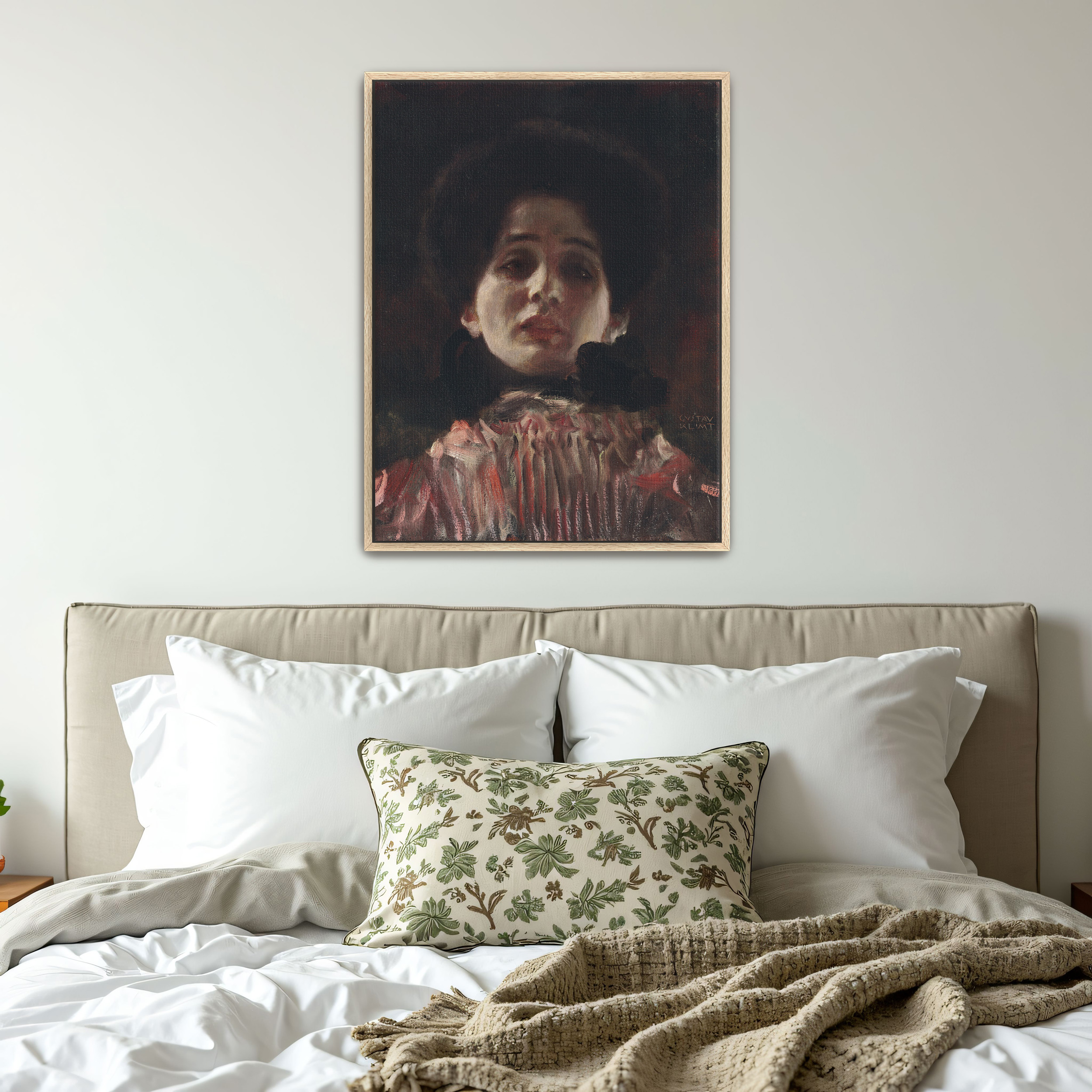Lady en Face by Gustav Klimt as a print on a wall, room view 4