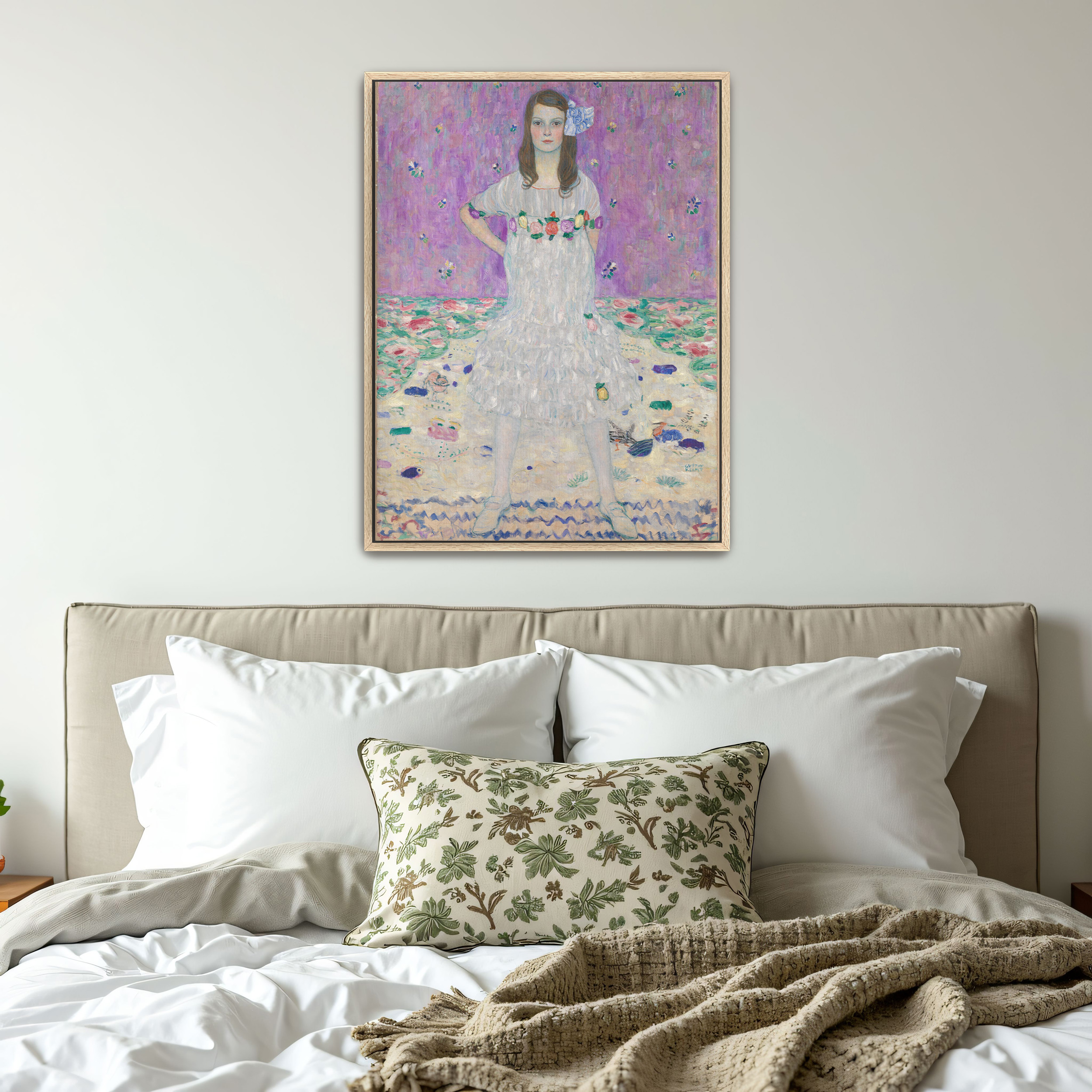 Portrait of Mäda Primavesi by Gustav Klimt as a print on a wall, room view 4